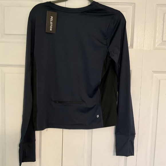 NWT Peloton long sleeve warm up shirt Navy L with zipper pouch - Picture 5 of 6